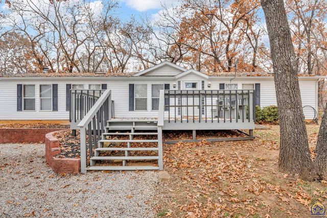 4853 Cheyenne Ln, Mclouth, KS 66054