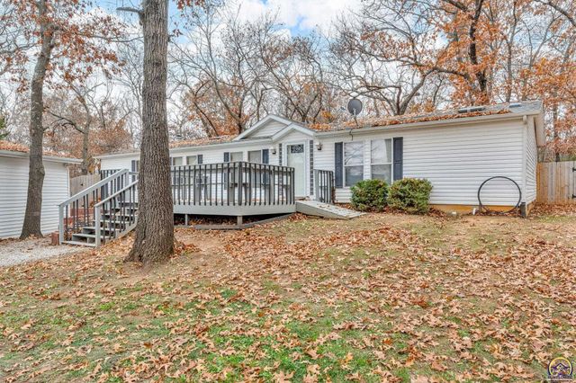 4853 Cheyenne Ln, Mclouth, KS 66054