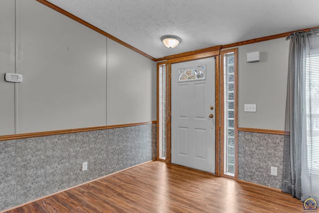 4853 Cheyenne Ln, Mclouth, KS 66054