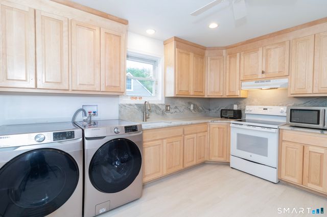 23 Quotonset Lane, Westbrook, CT 06498