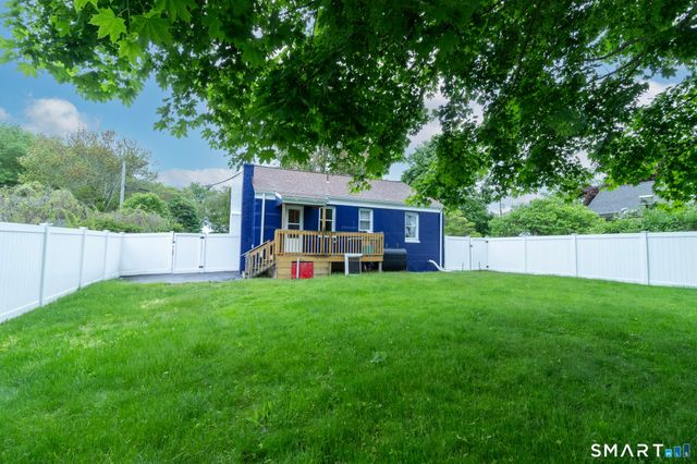 23 Quotonset Lane, Westbrook, CT 06498