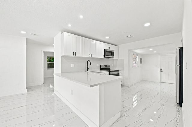 2801 NE 8TH Terrace, Pompano Beach, FL 33064