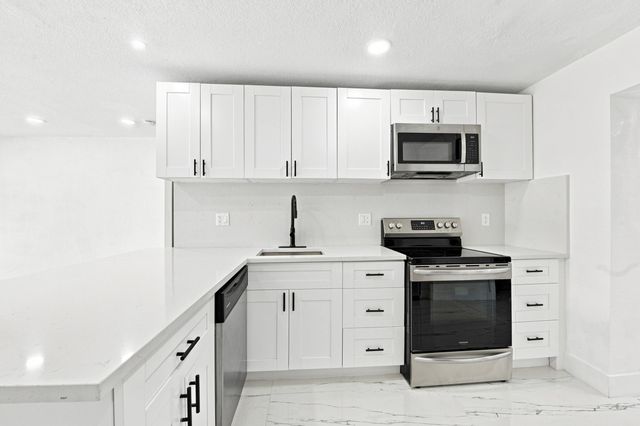 2801 NE 8TH Terrace, Pompano Beach, FL 33064