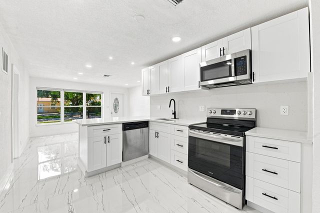 2801 NE 8TH Terrace, Pompano Beach, FL 33064