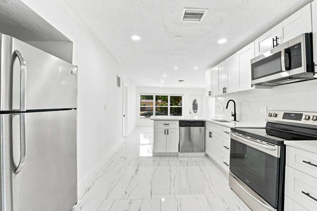 2801 NE 8TH Terrace, Pompano Beach, FL 33064