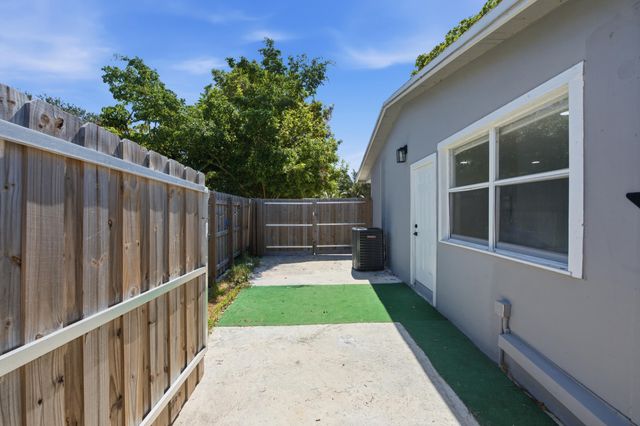 2801 NE 8TH Terrace, Pompano Beach, FL 33064