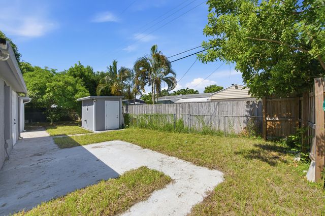 2801 NE 8TH Terrace, Pompano Beach, FL 33064