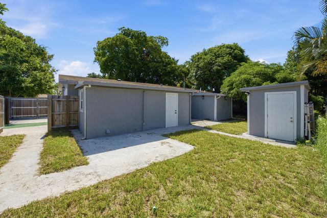 2801 NE 8TH Terrace, Pompano Beach, FL 33064