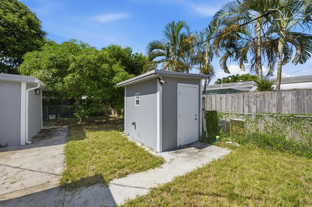2801 NE 8TH Terrace, Pompano Beach, FL 33064
