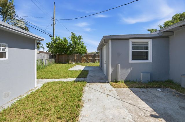 2801 NE 8TH Terrace, Pompano Beach, FL 33064