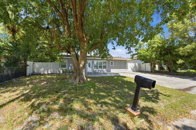 2801 NE 8TH Terrace, Pompano Beach, FL 33064