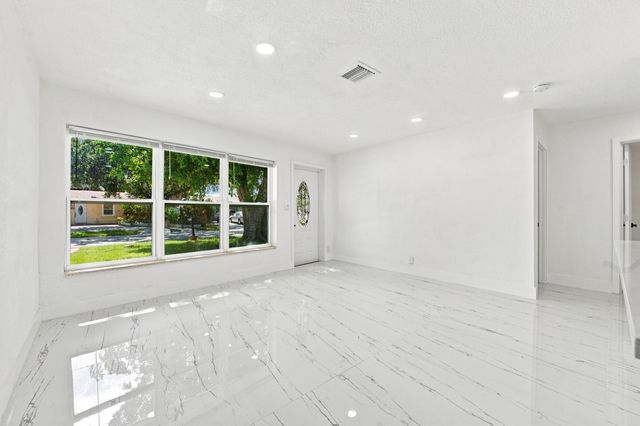 2801 NE 8TH Terrace, Pompano Beach, FL 33064