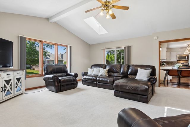 604 Shenandoah Trail, Elgin, IL 60123