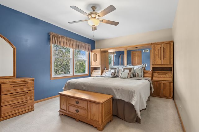 604 Shenandoah Trail, Elgin, IL 60123