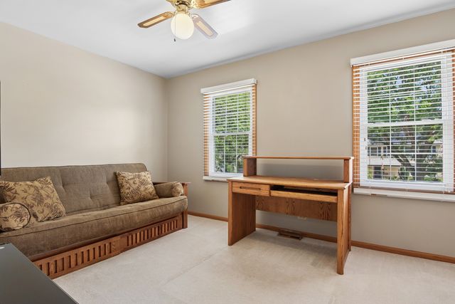 604 Shenandoah Trail, Elgin, IL 60123