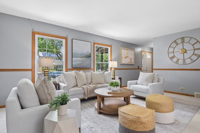 604 Shenandoah Trail, Elgin, IL 60123