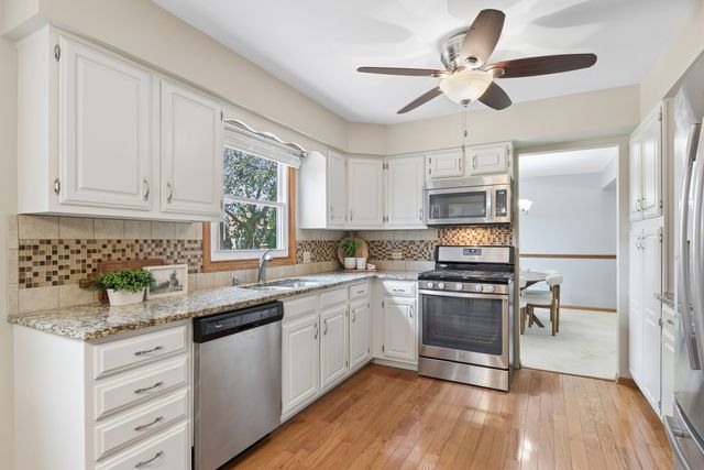 604 Shenandoah Trail, Elgin, IL 60123