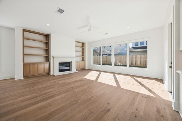 955 W 42nd Street, Houston, TX 77018