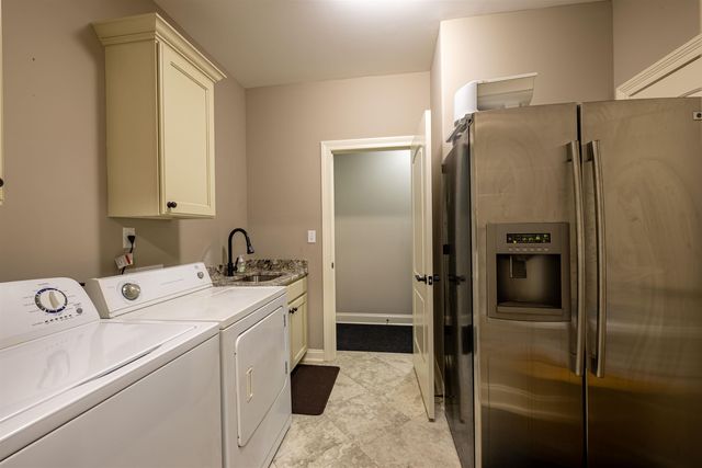 100 PINE VALLEY DR, Oakland, TN 38060