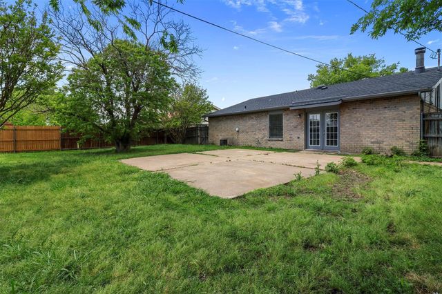 7012 Lincolnshire Lane, North Richland Hills, TX 76182