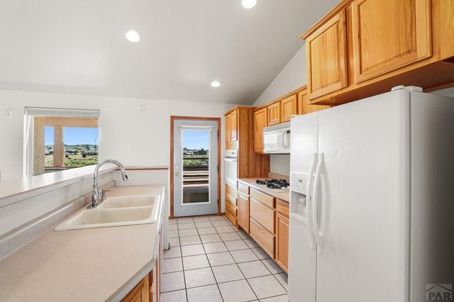 574 S Chimazo Dr, Pueblo West, CO 81007