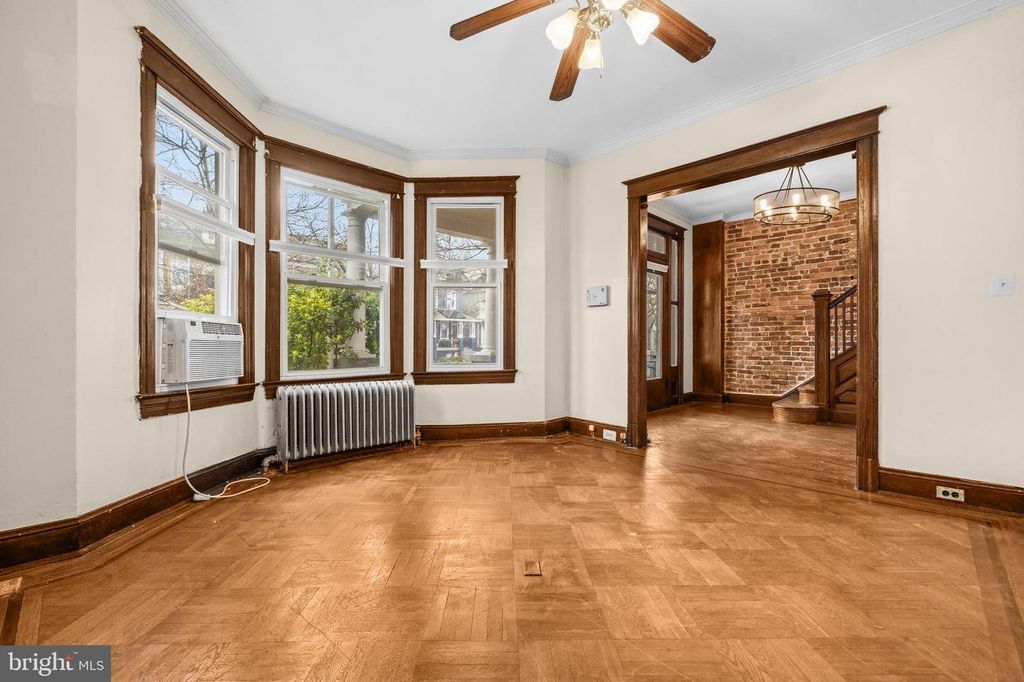 Image 10 of property listing at 512 QUINCY ST NW, Washington, DC 20011