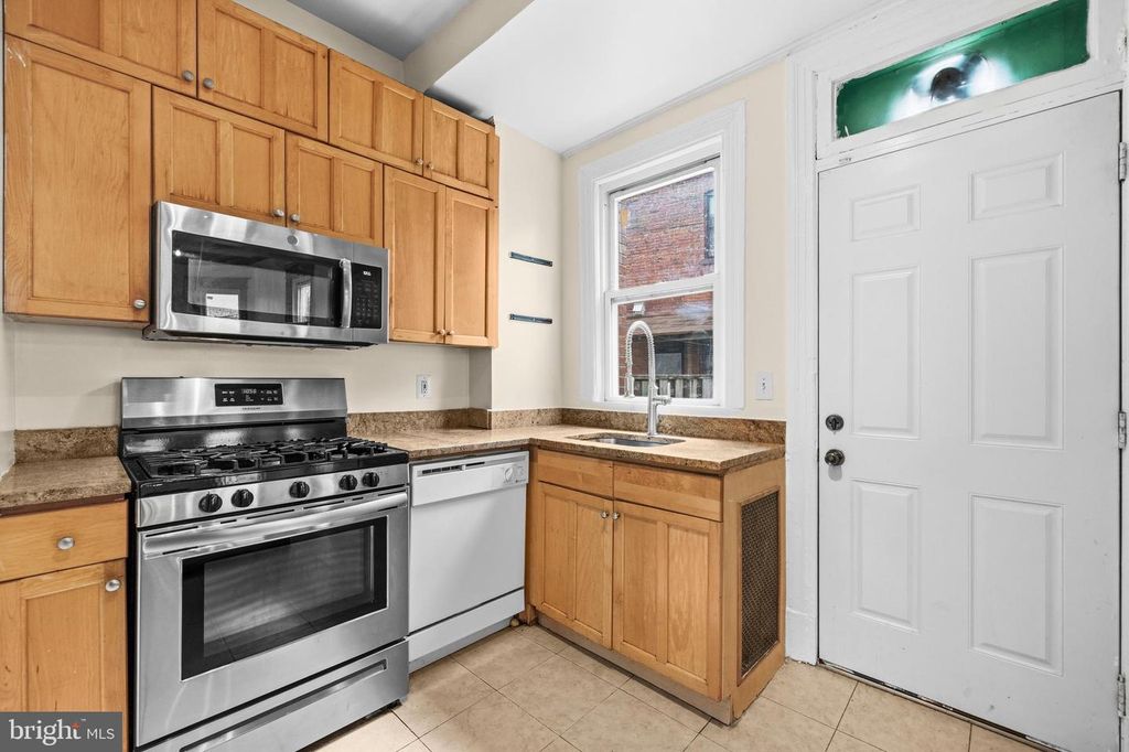 Image 18 of property listing at 512 QUINCY ST NW, Washington, DC 20011