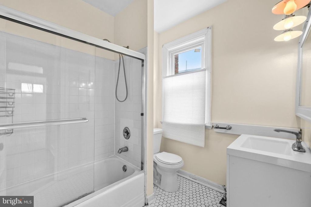 Image 30 of property listing at 512 QUINCY ST NW, Washington, DC 20011