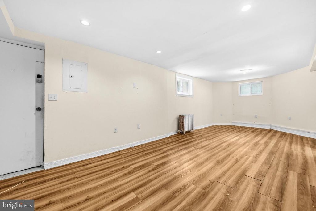 Image 38 of property listing at 512 QUINCY ST NW, Washington, DC 20011