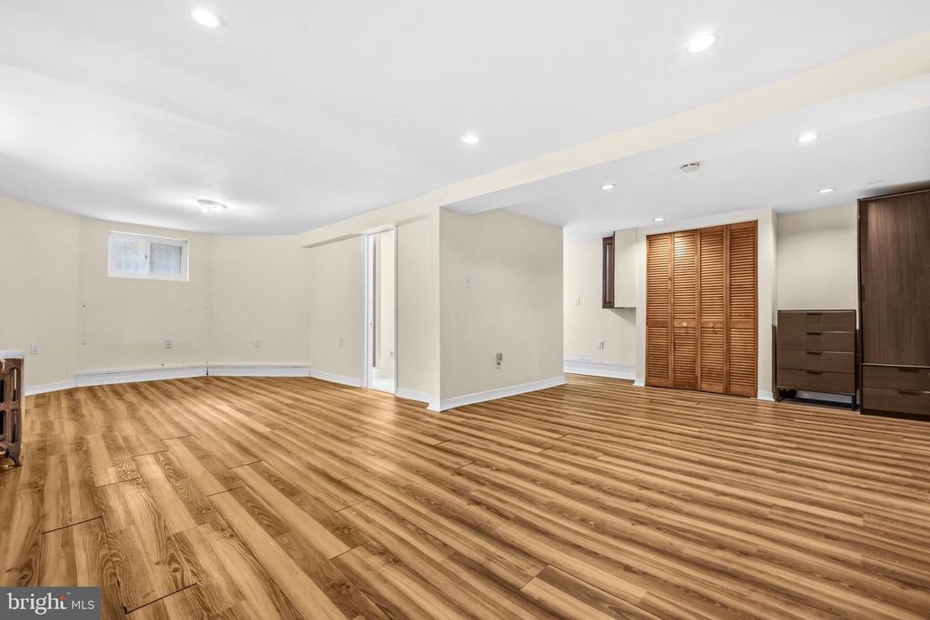 Image 39 of property listing at 512 QUINCY ST NW, Washington, DC 20011