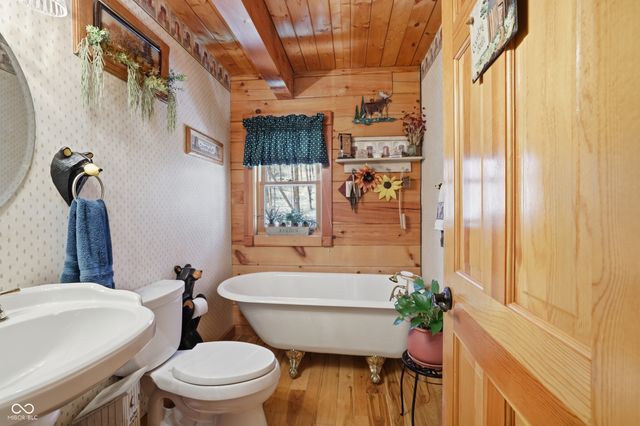 2901 N Pierce Drive, Solsberry, IN 47459