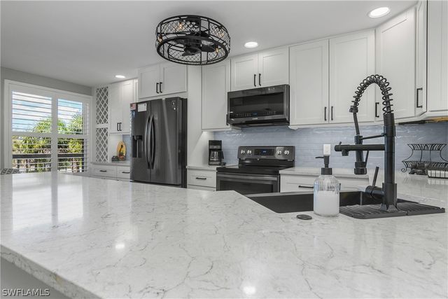 320 Horse Creek DR 306, Naples, FL 34110