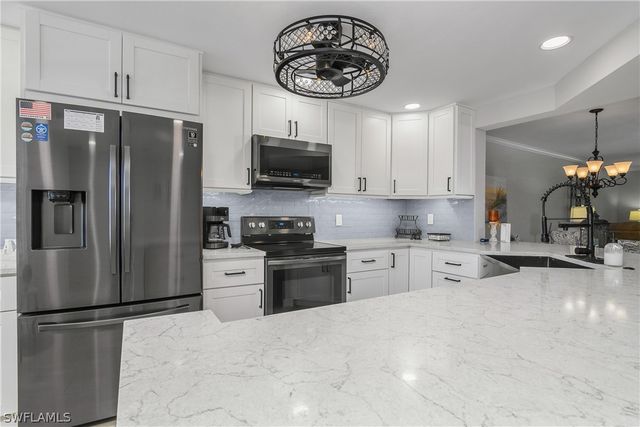 320 Horse Creek DR 306, Naples, FL 34110