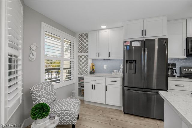 320 Horse Creek DR 306, Naples, FL 34110