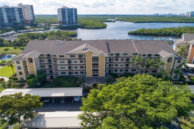 320 Horse Creek DR 306, Naples, FL 34110