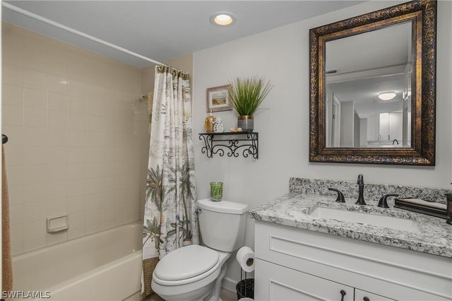 320 Horse Creek DR 306, Naples, FL 34110