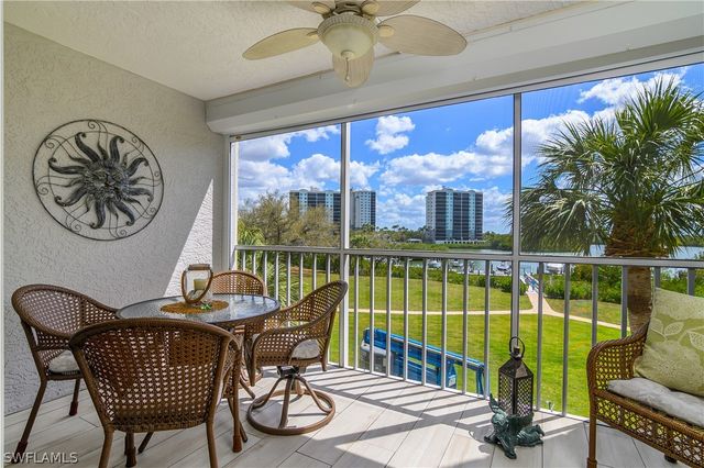 320 Horse Creek DR 306, Naples, FL 34110