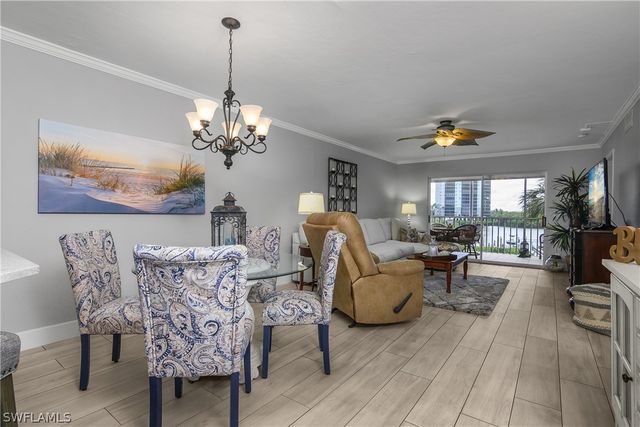 320 Horse Creek DR 306, Naples, FL 34110