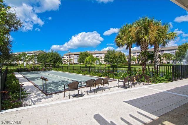 320 Horse Creek DR 306, Naples, FL 34110