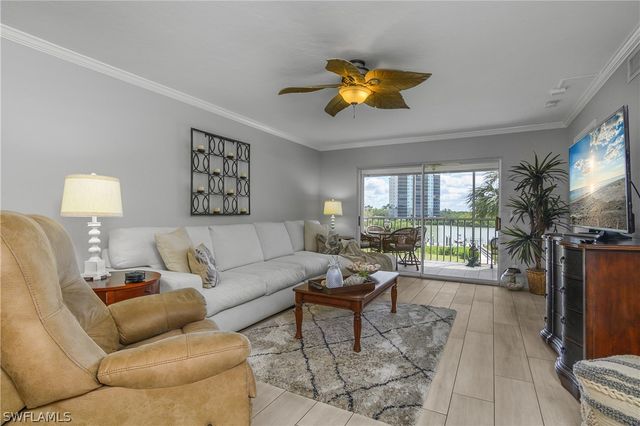 320 Horse Creek DR 306, Naples, FL 34110