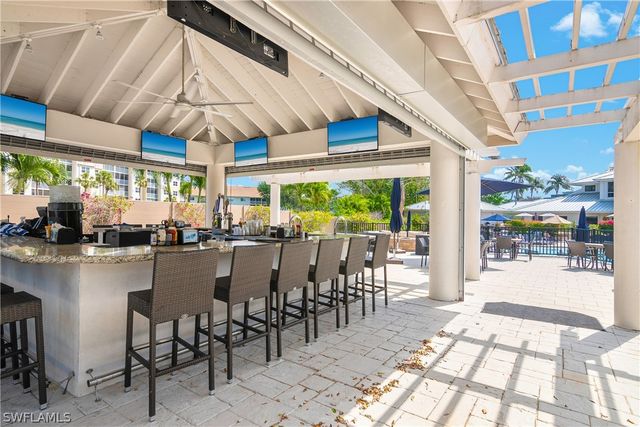 320 Horse Creek DR 306, Naples, FL 34110