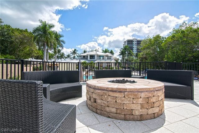 320 Horse Creek DR 306, Naples, FL 34110