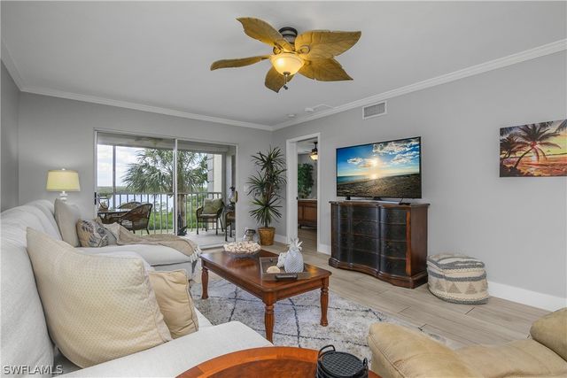 320 Horse Creek DR 306, Naples, FL 34110