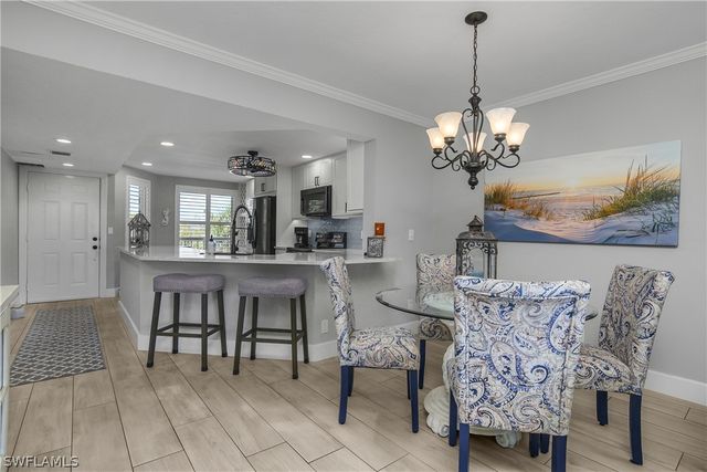 320 Horse Creek DR 306, Naples, FL 34110