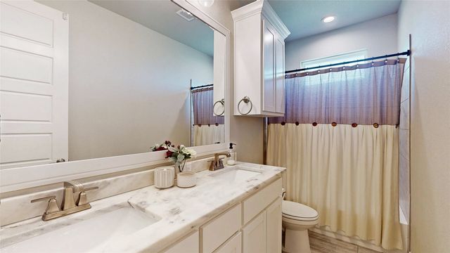 138 Chisos Drive, Decatur, TX 76234