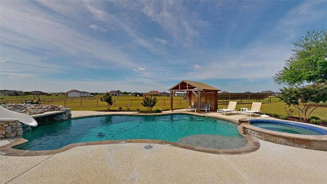 138 Chisos Drive, Decatur, TX 76234