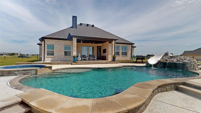 138 Chisos Drive, Decatur, TX 76234