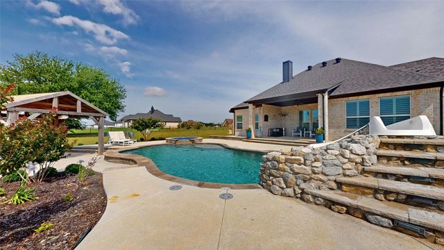 138 Chisos Drive, Decatur, TX 76234