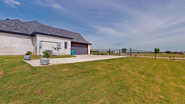 138 Chisos Drive, Decatur, TX 76234