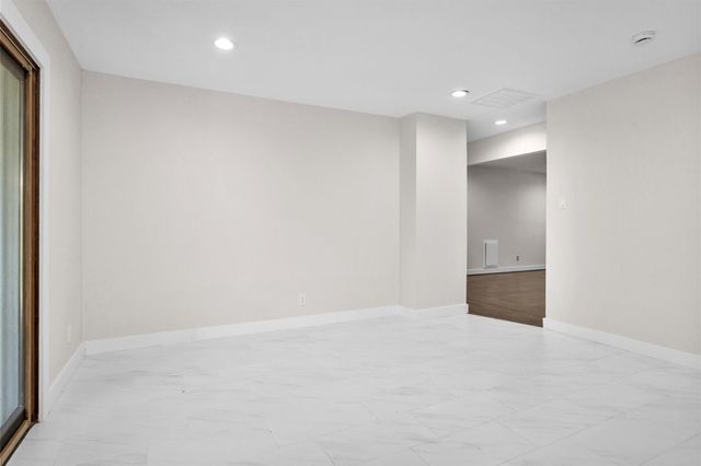 5518 Mcknight Street, Houston, TX 77035